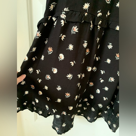 Carly Jean Los Angeles Becca Black Floral Dress - Picture 4 of 6
